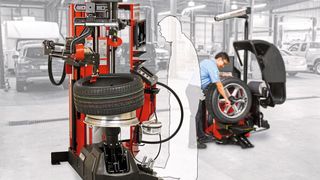 Hunter stellt auf der Automechanika seine „Revolution“-Reifenmontiermanschine vor, die in rund zwei Minuten fast jeden Reifentyp nahezu selbstständig de- und montiert. (Bild: Hunter)