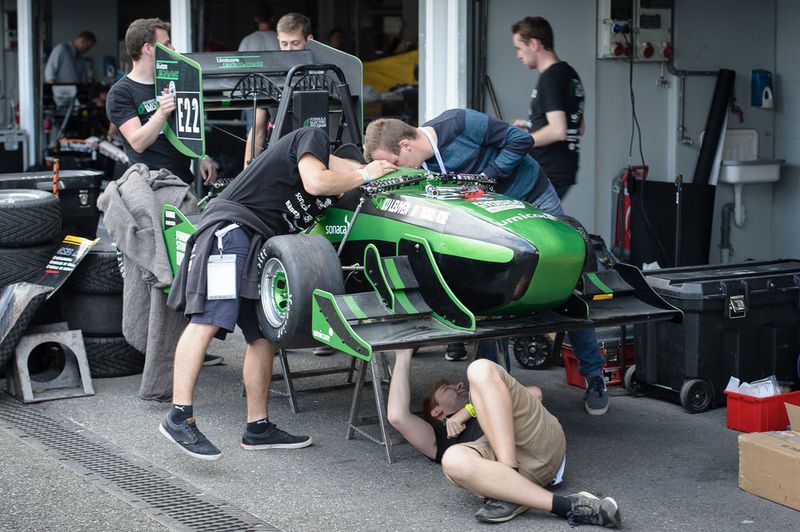 113 Teams aus mehr als 25 Nationen kämpften vom 8. bis zum 14. August 2016 um den Sieg bei Formula Student Germany 2016 am Hockenheimring. (FSG/ Klein)