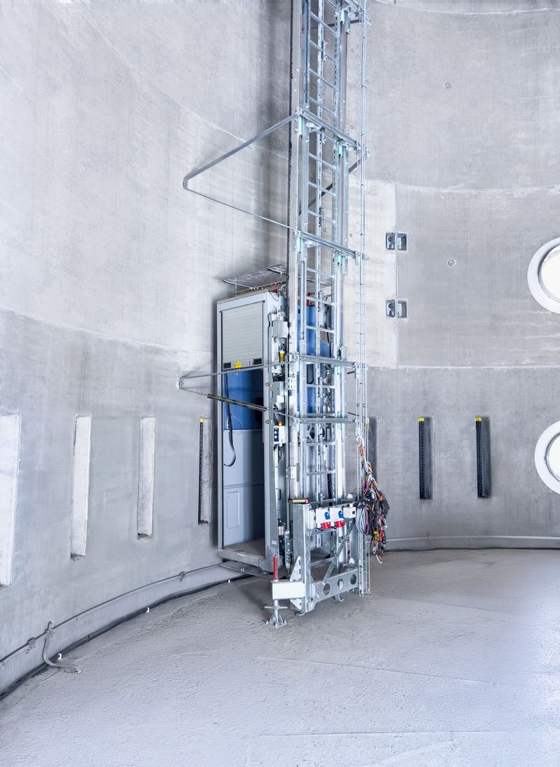 According to the manufacturer, the battery-powered lift for wind turbines sets new standards in safety, availability, and efficiency.(Source:  Geda GmbH)