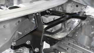 Magnesium-Domstrebe im aktuellen Audi A8. (Audi)