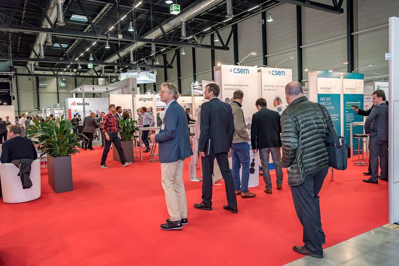 Die zweite Swiss Medtech Expo ging erfolgreich zu Ende. Spezialistinnen und Spezialisten aus der Medizintechnik nutzten die Fachmesse für den Wissensaustausch und die Netzwerkpflege. Höhepunkt der Swiss Medtech Expo war die Lancierung des digitalen Treffpunktes Medtech.plus. (Impressionen von der Swiss Medtech) (Messe Luzern / Christoph Arnet)
