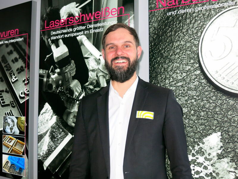 Florian Niethammer, Teamleiter Industrie & Technologie bei der Messe Stuttgart, ist die Vorfreude auf die Lasys 2018 anzusehen: „Die Messe hat sich als unverzichtbarer Branchentreffpunkt für Hersteller, Anwender und Entscheider in der industriellen Fertigung etabliert.“ (Reinhardt / Devicemed)