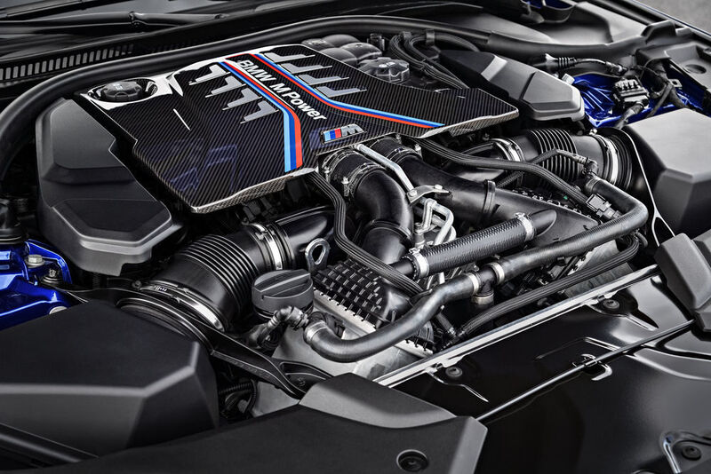 Unter der Haube steckt der 4,4-Liter-V8 aus dem Vorgänger, der jedoch überarbeitet wurde. (BMW)