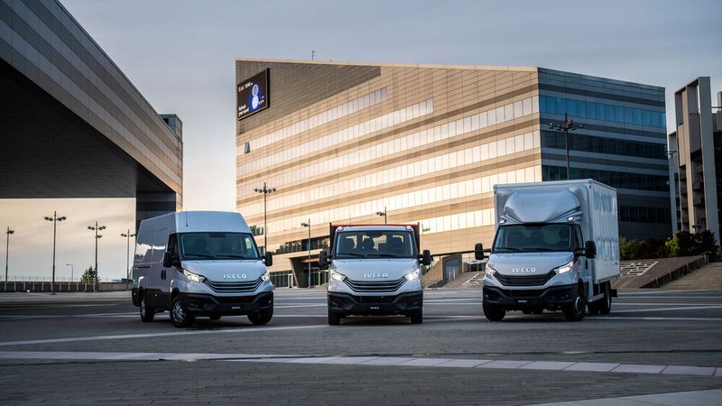 Aktuell gibt es für den Daily neben den herkömmlichen Dieseln einen Motor mit CNG-Betrieb sowie einen rein elektrisch fahrenden Transporter mit 132 kW (180 PS).  (Bild: Iveco)