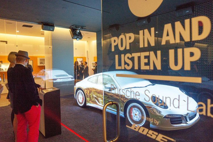 Der Store ist im Stile eines modernen Musikladens eingerichtet und gastiert für insgesamt drei Wochen in New York. (Foto: Porsche)
