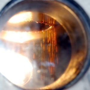 Bild 1: Diesel aus Pflanzenresten: Im Reaktor wird die Entstehung des Erdöls im Zeitraffer kopiert.