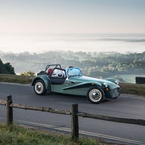 (Caterham Cars)