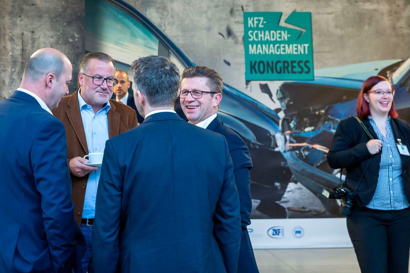 Gute Laune beim Branchenevent.  (Stefan Bausewein)
