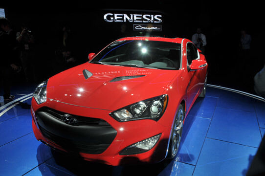 Der große Bruder, das Genesis Coupé, ist künftig mit einem 350 PS starken 3,8-Liter-V6 erhältlich. (NAIAS)
