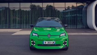 Renaults neuer Kleinwagen vereint Retro-Stil und moderne Technik. (Bild: Renault)