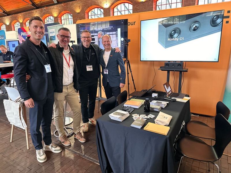 Das UCC Team (v. l.) Runar Ytrehus (Huddly), Marco Karzauninkat (Exertis), Thomas Pollum (Huddly) und Christian Weyel (Weyel). (Bild: Vogel IT-Medien)