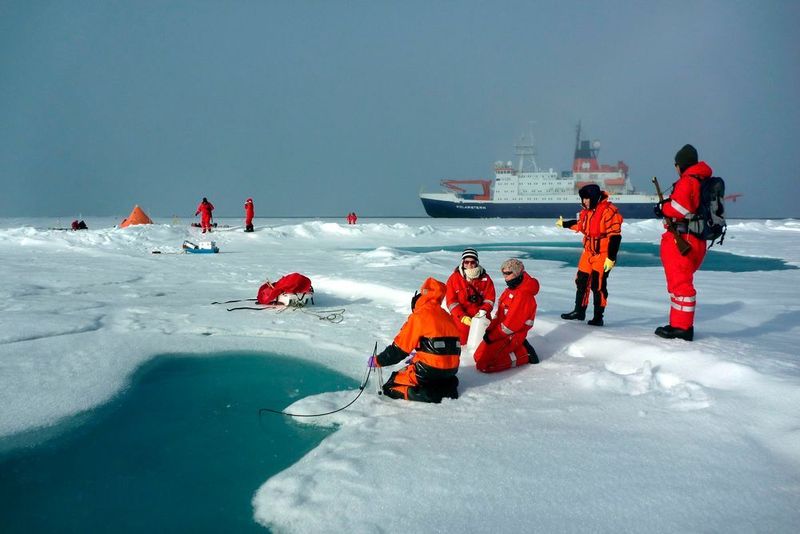 Melt pond in the arctic sea ice. (Alfred-Wegener-Institut / Mar Fernandez)