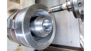 With the DAH system, the time needed by Jörg Bamann to machine the recess in an alloy steel rotator part has been reduced more than 14-fold. (Horn/Sauermann)