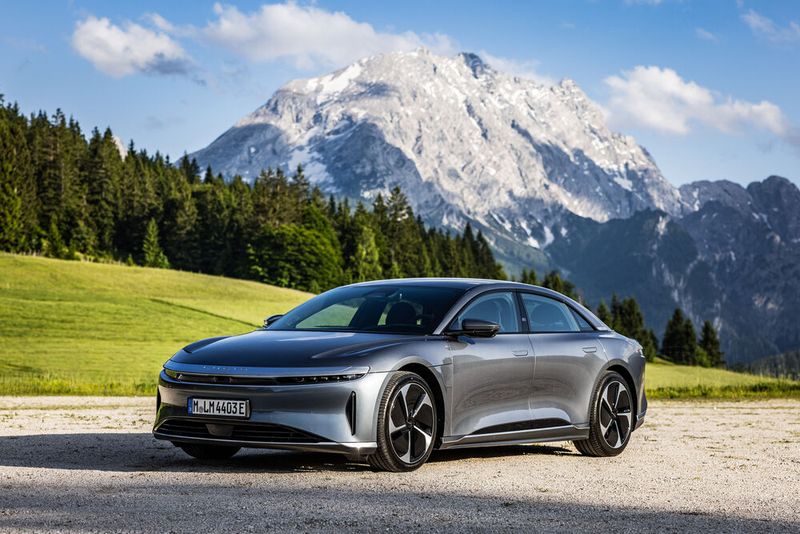 Ein spontander Trip in die Alpen? Mit dem Lucid ist das kein Problem. Das Modell schafft laut WLTP knapp 1.000 Kilometer. (Bild: Lucid Motors)