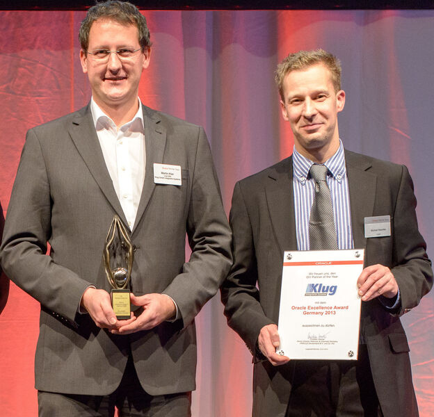 Martin Klier von Klug erhielt den Award als „ISV Partner of the Year“ durch Michael Weschke, Partner-Manager bei Oracle. (© Arndt Mueller)