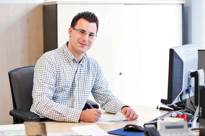 Bild 4: Der Innendienst erarbeitet einen Inspektionsbericht und die Angebote für Verschleiß- und Ersatzteile. (Bild: Agtos)