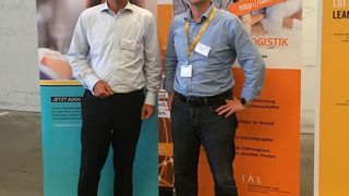 Prof. Dr. Ulrich Müller-Steinfahrt (FHWS, l.) und Markus Ziegler, Geschäftsbereichsleiter von Pakadoo und Mitglied der Geschäfstleitung der LGI Logistics Group International. (IAL)