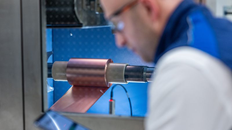 Im Forschungsprojekt „Insight“ entwickeln BMW und die Universität Zagreb KI-Modelle für die Batteriezellfertigung.(Bild:  BMW)