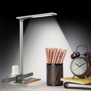 Die „ChargeAIR All Light“ ist eine Tischlampe, die in ihrem Fuß ein induktives Ladepad beherbergt.