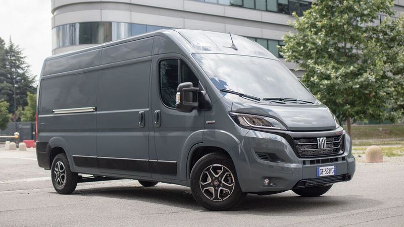 Der Fiat Ducato bietet dank neuer Sensortechnik überzeugende Assistenzsysteme, die aktiv Unfälle verhindern. (Bild:  Matteo Montaldo/Fiat)