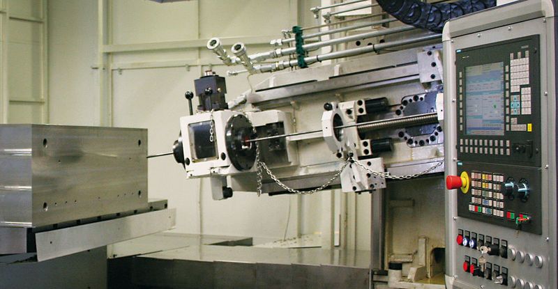 Glumann ist unter anderem ein Spezialist in Sachen Tiefbohren. Von 2 bis 225 mm Durchmesser kann das Verfahren in verschiedenen Tiefen umgesetzt werden. (Glumann)