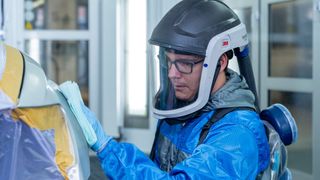 Auszubildende fördern, motivieren und so an den Betrieb binden: Ein neues Schulungskonzept für Auszubildende des Werkstattnetzwerks Acoat Selected soll dabei helfen, sich guten Nachwuchs zu sichern.  (Akzo Nobel)