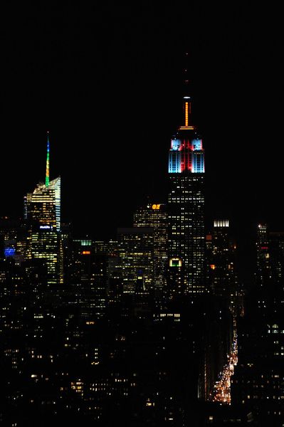 Es lassen sich 16 Mio. Farben unbegrenzt kombinieren. Der Vorteil gegenüber der alten Flutlicht-Anlage ist nicht nur die Kostenersparnis... (Philips)