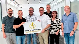 René Förster, Referent Fahrzeuglackierung (BFL), Torsten Schmidt, Leiter Geschäftsbereich Fahrzeuglackierung (BFL), Arno Knöpfle, Vorstand Bereich Bildung (BFL), Jochen Kleemann, Geschäftsführer (PPG), Sascha Petschke, Training Manager (PPG), Heike Leufgen, Sales Operation Support Manager (PPG) und Mariusz Dechnig, Trainer des Fahrzeuglackierer Nationalteams (BFL) (v.l.n.r.) stimmten sich zu den diesjährigen Deutschen Meisterschaften der Fahrzeuglackierer 2025 ab. (Bild: PPG)