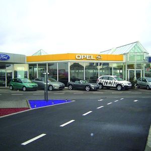 Die Zentrale der Aventi Automobile AG in Bamberg war das erste Mehrmarkenhaus der Automobilgruppe.
