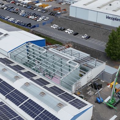 Der Hauptstandort des Herstellers von Zerkleinerungsanlagen wird um einen neuen Montagebereich ergänzt. (Bild: Vecoplan)