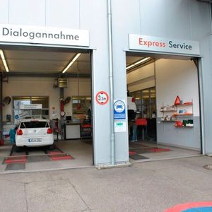 (Dominsky / »kfz-betrieb«)