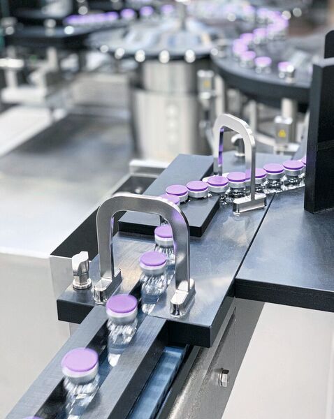 Inline control of an aseptic filling line (Bausch+Ströbel)
