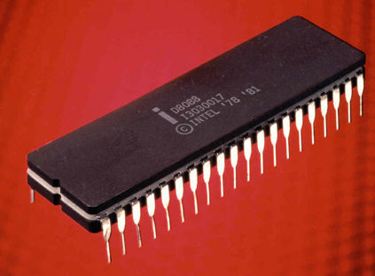 Die Sparvariante 8088 mit externem 8-Bit-Bus war der Prozessor im ersten IBM-PC.  (Intel)