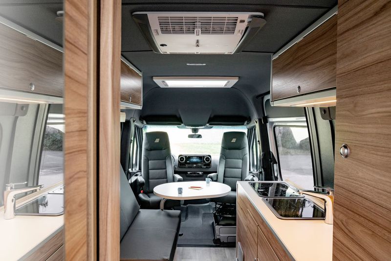 Design per Onlinebefragung: Bei der Inneneinrichtung des Duo-Car-S flossen Wünsche und Anregungen von Reisemobilisten mit ein. (Hymer)