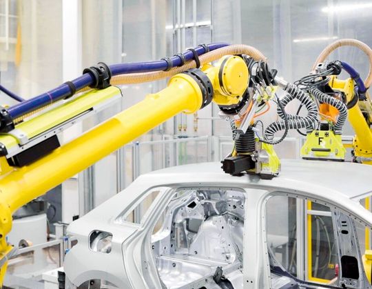 Ferrobotics Compliant Robot Technology ist für die Entscheider von Bosch Power Tools so attraktiv, dass Letztere nun planen, knapp 50 Prozent des Roboterspezialisten zu übernehmen. Ferrobotics ist etwa bekannt für das prozesssichere Schleifen per Roboter. Hier mehr zum Plan ...(Bild:  Ferrobotics)