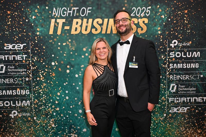 Ex-Kollegen freuen sich auf ein Wiedersehen Anja Müller (Jacob) und Qendrim Ademi (Assmann). (Bild: Hannes Magerstädt)