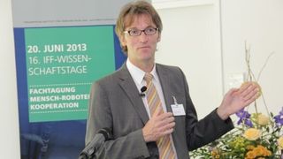 „Die Robotik befindet sich an einem Wendepunkt und entwickelt sich über die klassische Industrierobotik hin zum modernen Assistenzroboter”, urteilt Dr. Norbert Elkmann, Geschäftsffeldleiter Robotersysteme beim Fraunhofer-Institut für Fabrikbetrieb und -automatisierung IFF. (Bild: Kroh)