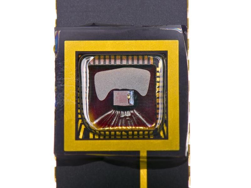 Abb. 2: Leistungsstark – Im Test haben sich die organischen Sensoren bewährt: Bis zu dreimal höher ist ihre Lichtempfindlichkeit gegenüber herkömmlichen CMOS-Sensoren. (Bild: A. Heddergott / TUM)