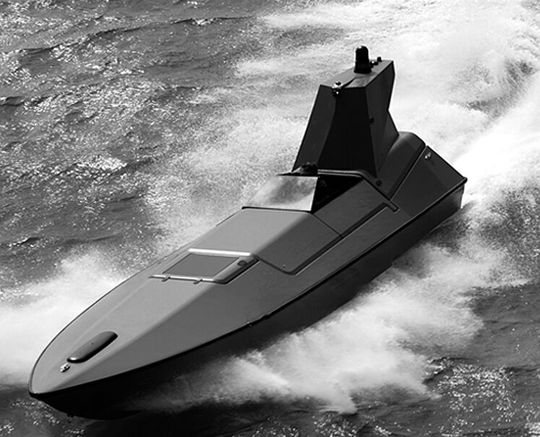 Mit dem unbemannten Drohnenboot Kraken K3 Scout will Rheinmetall auch zur See einen Verkaufserfolg erringen. Möglich macht das die Werft Blohm+Voss in Hamburg, die seit Kurzem zum Düsseldorfer Rüstungsriesen gehört ...(Bild:  Blohm+Voss)