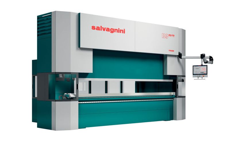 Die Abkantpresse B3 wird mit dem neuen, vollautomatischen Werkzeugwechsler AU-TO ausgestattet. (Salvagnini)