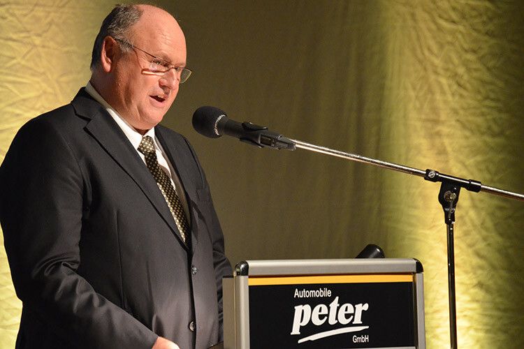 Inhaber Helmut Peter begrüßt seine Gäste. (Foto: Rehberg)