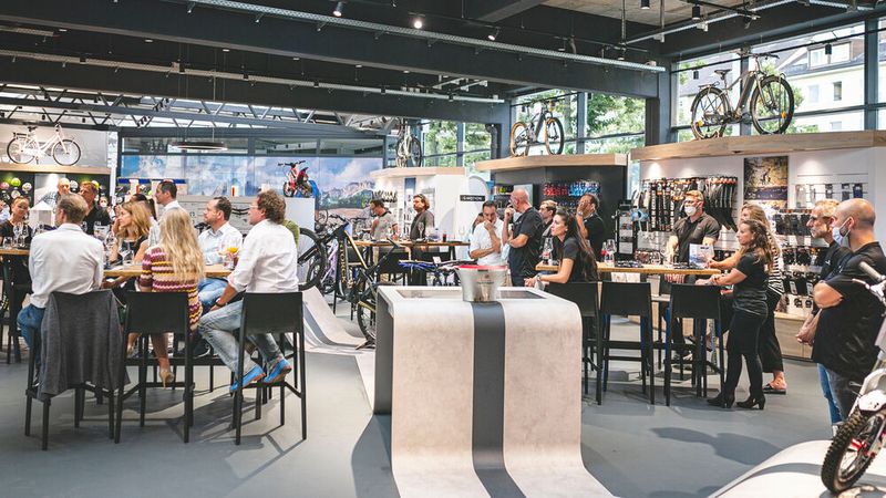 Die Neueröffnung von G-Motion wurde gebührend gefeiert. (Bild: Philip Fuhrmann)