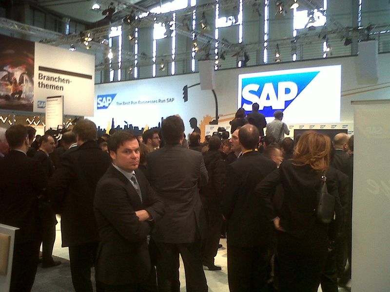 CeBIT 2011: Bundeskanzlerin Dr. Angela Merkel am Stand der SAP AG - im Bild leider nicht zu sehen, aber sie war da!. (Bild: fka)