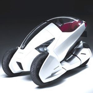 Blick in die Zukunft: Mit dem futuristisch gestylten Elektro-Dreirad 3R-C zeigt Honda, wie sich Menschen künftig im Stadtverkehr bewegen könnten.