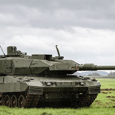 KNDS produces, among other systems, the Leopard 2 main battle tank. (Picture: Fric.matej / Wikimedia Commons (CC BY-SA))