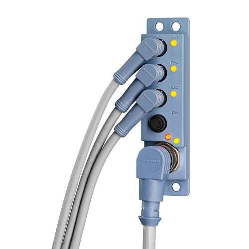 Das Verdrahtungssystem beinhaltet neben bahntauglichen Anschluss- und Verlängerungsleitungen auch Sammelverteiler, an den mehrere Geräte angeschlossen werden können. (Bild: Escha TSL)