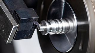 Komplettbearbeitung macht Nachhaltig! Einer von drei zukunftsweisenden Schwerpunkten der kommenden EMO Hannover heißt „The Future of Sustainability in Production“. Das klappt zum Beispiel mit kombinierten Verfahren im Rahmen der Zerspanung, wie dieser Bericht zeigen soll. (Bild: Horn / Sauermann)