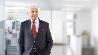 Mit Mut, Leidenschaft und Ausdauer hat Horst Groninger, der Gründer der Groninger Gruppe, sein Lebenswerk erschaffen. Seine Werte – Ehrlichkeit, Disziplin, Innovationsfreude – sind noch heute das Fundament von Groninger. (Bild: Groninger)