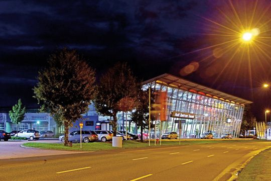 Ein Flaggschiff der Glinicke Gruppe: das Audi-Zentrum in Kassel. (Archiv: Vogel Business Media)