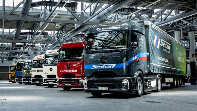 Mercedes-Benz Trucks belegt mit umfangreichen Realdaten, dass batterieelektrische Lkw im Alltag funktionieren.(Bild:  Daimler Truck)